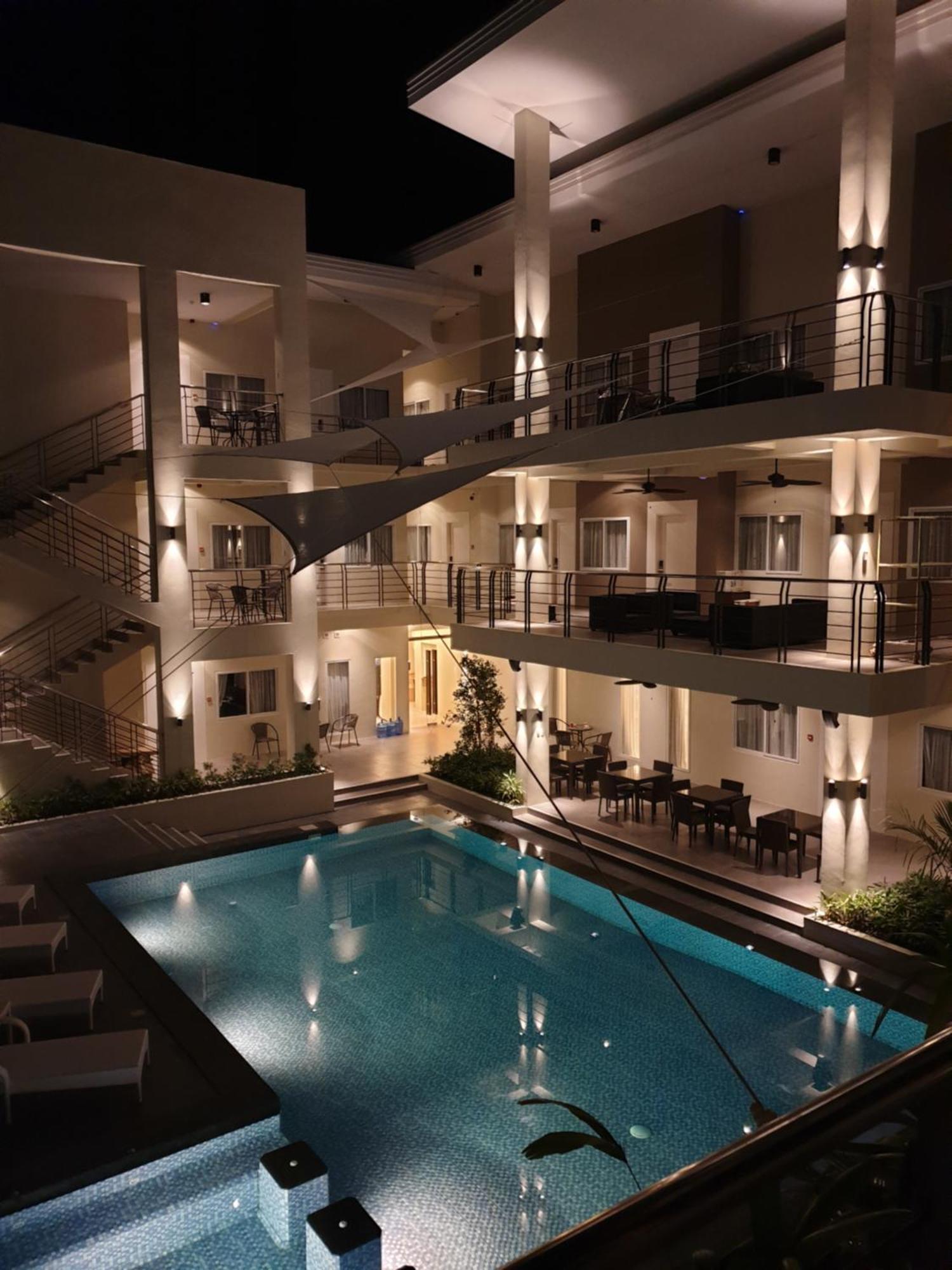 Rovira Suites دوماغيتي المظهر الخارجي الصورة